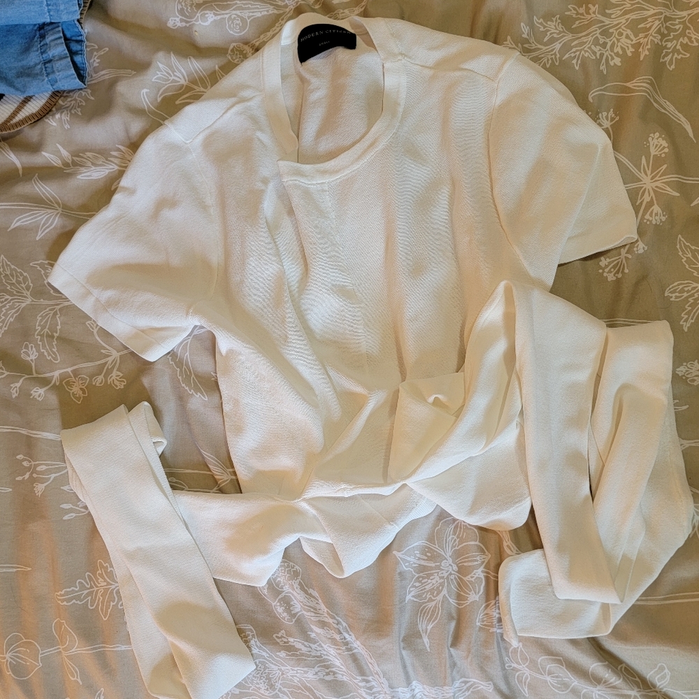 Modern citizen white wrap top size small